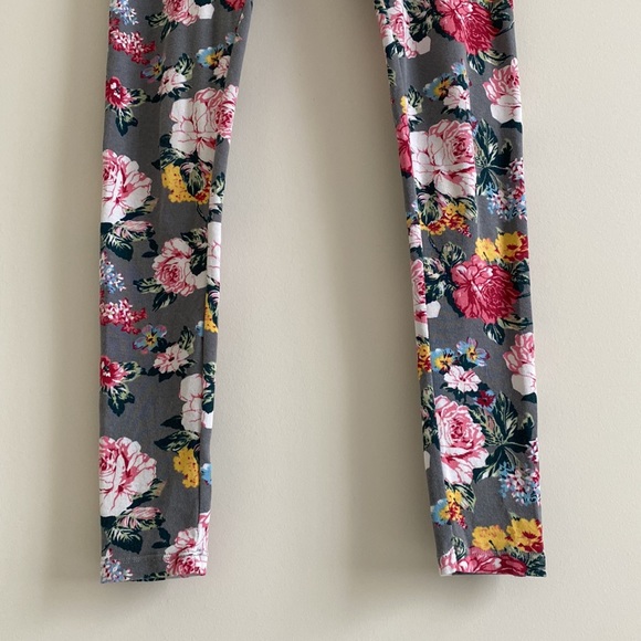 ⭐️HP⭐️ RUIOU Floral Maternity Leggings - Picture 9 of 13